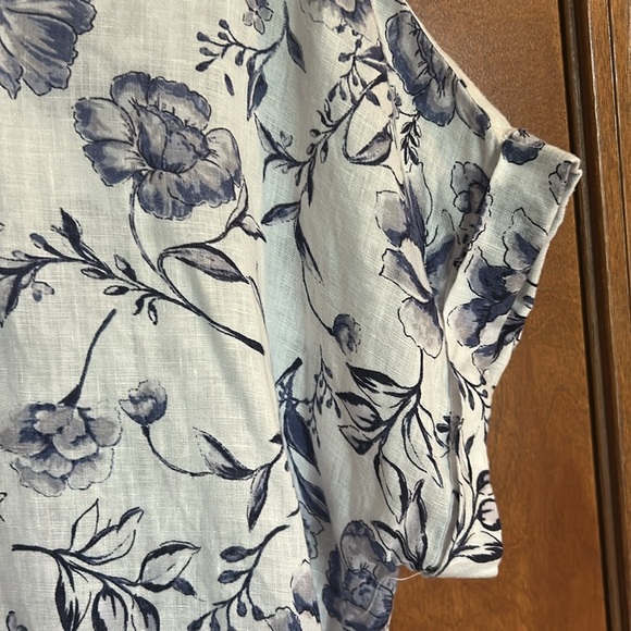 Cynthia Rowley Blue and White Floral Blouse Size Small - Picture 3 of 4